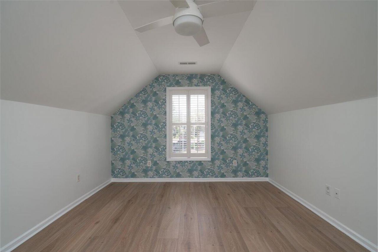 1516 Arden Court Photo 25