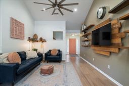 1516 Arden Court photo 4