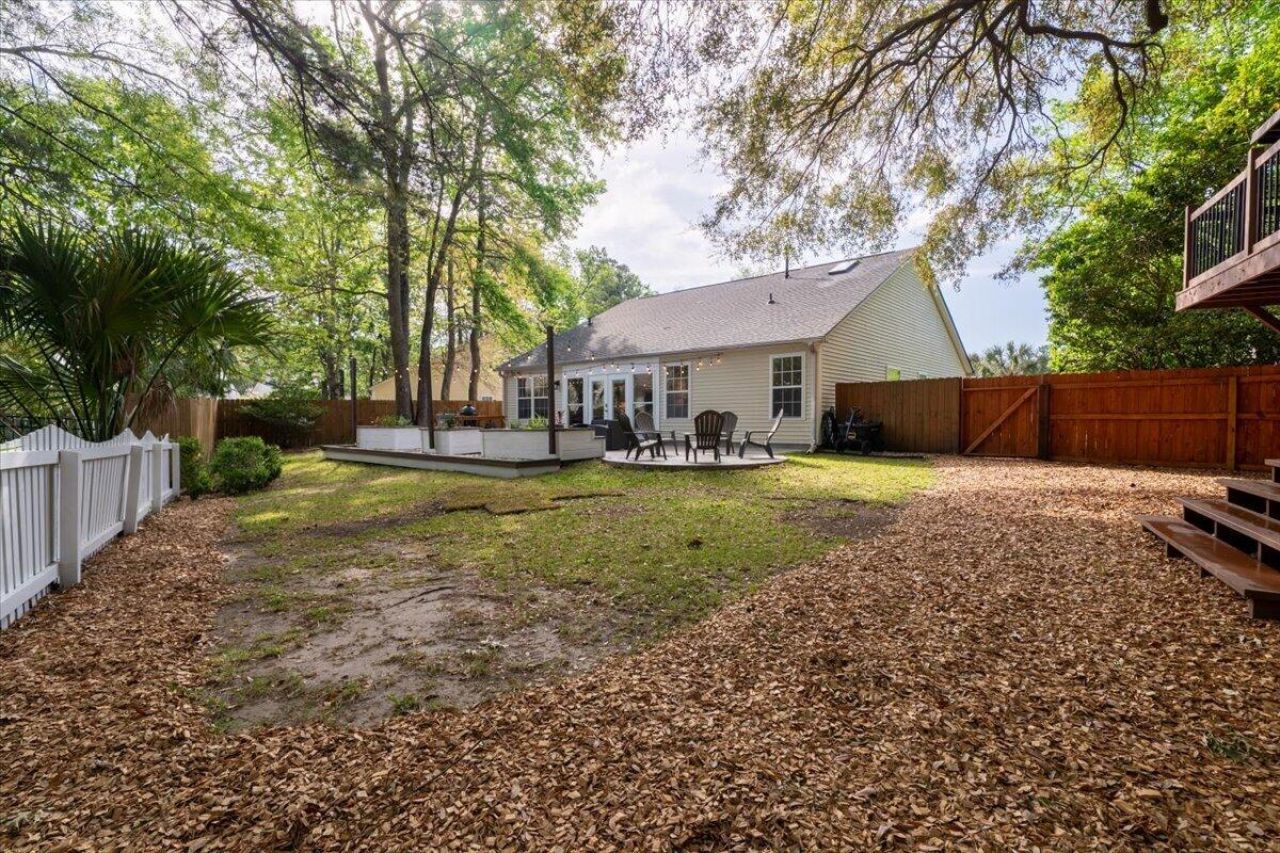 1516 Arden Court Photo 31