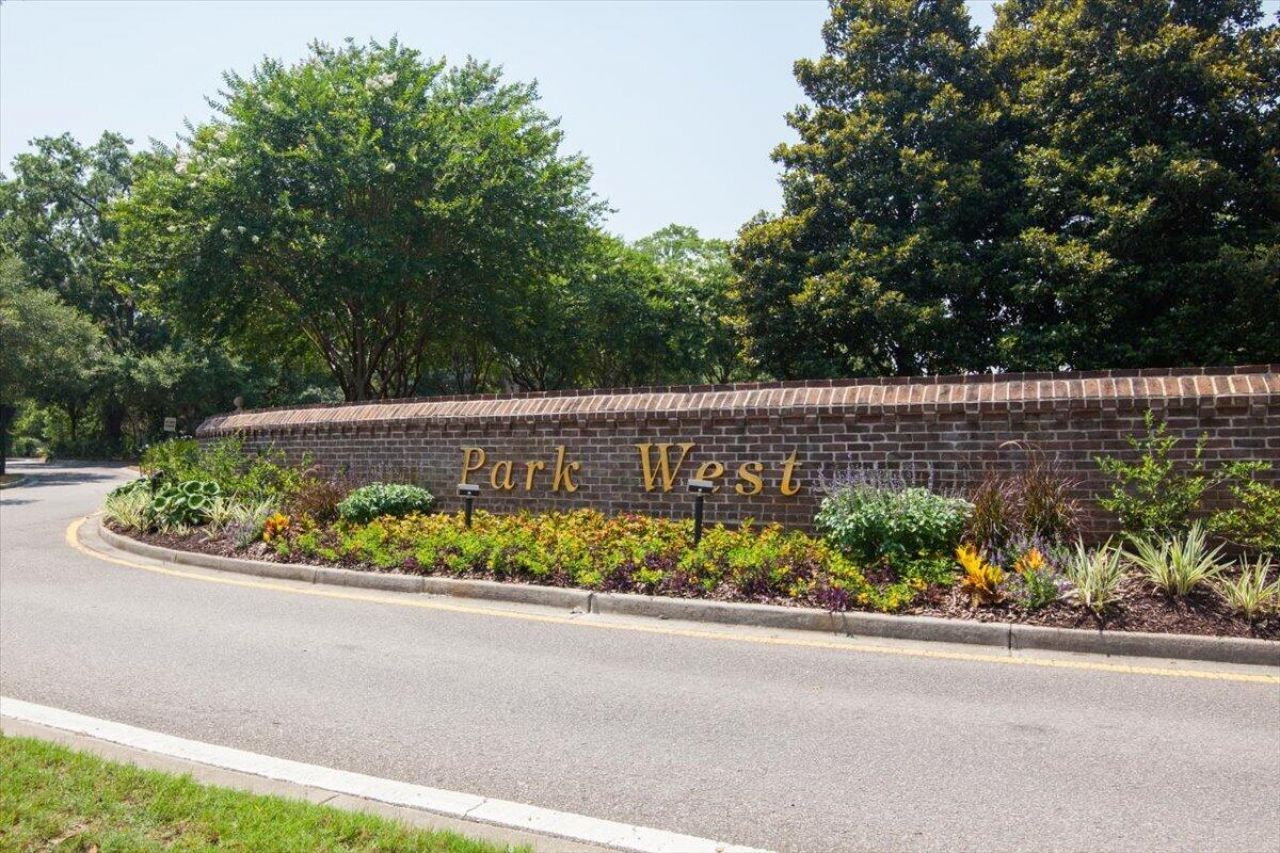 1516 Arden Court Photo 33