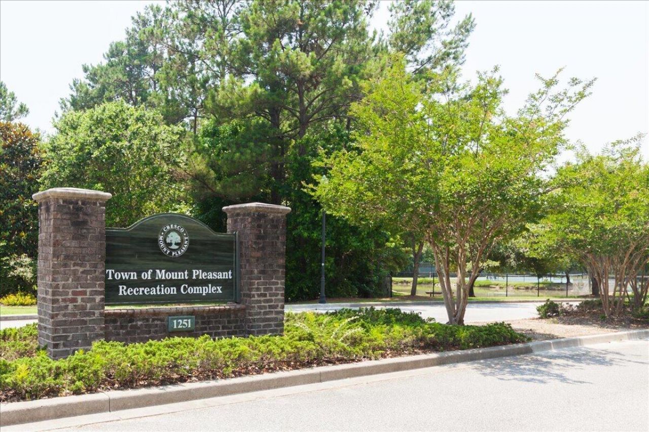 1516 Arden Court Photo 36