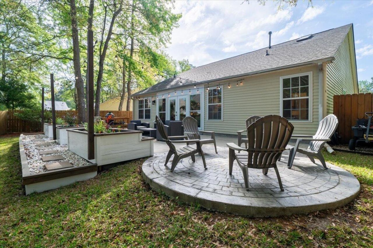 1516 Arden Court Photo 4