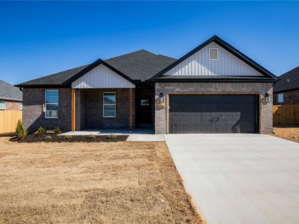 4867 Farmhouse Street , Springdale, AR 72762