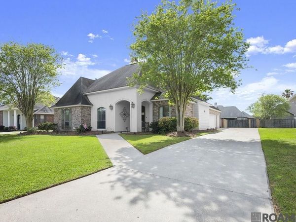 12389 Old Mill Dr, Geismar, LA 70734