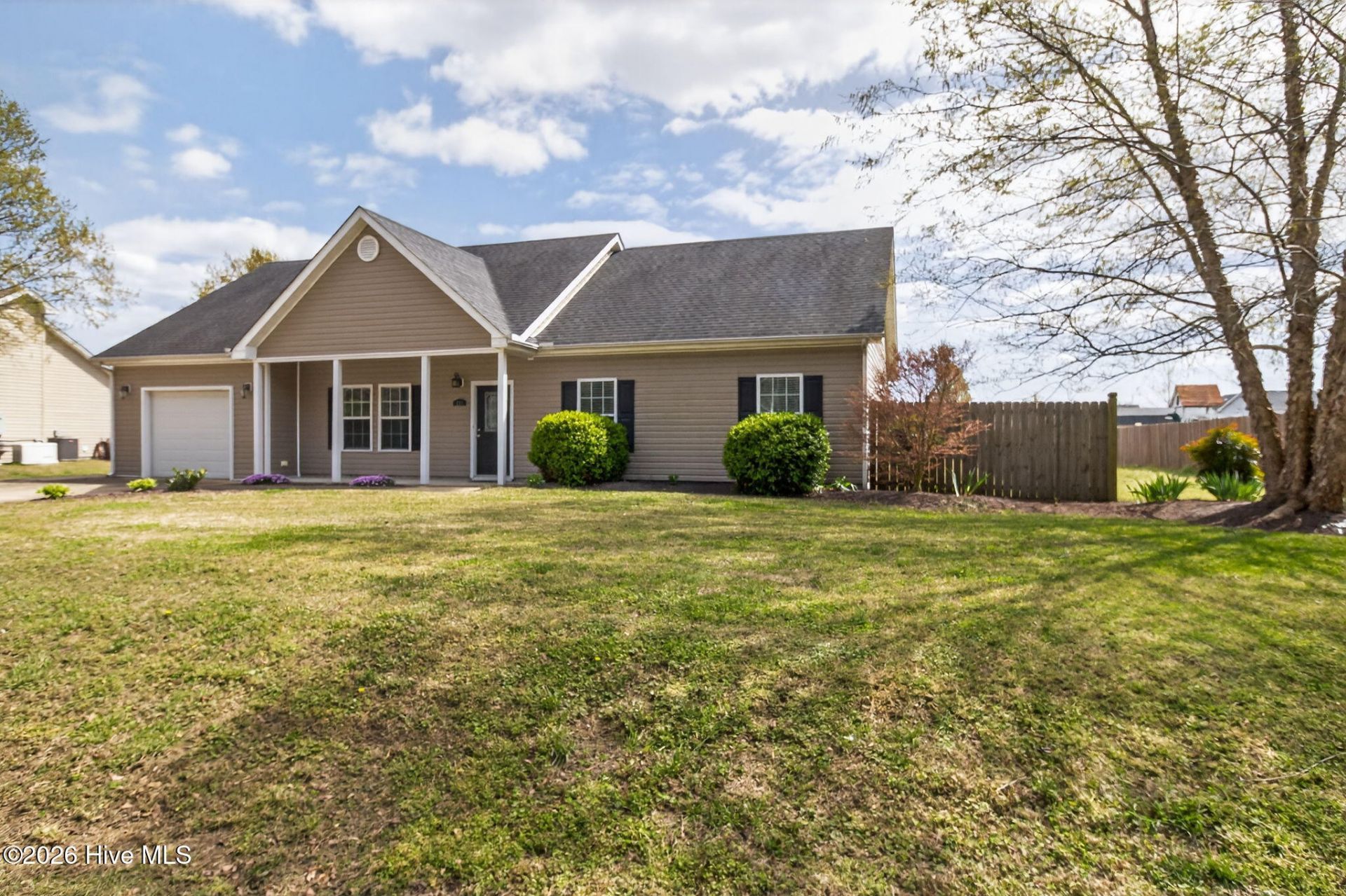 231 Laurel Woods Way, Currituck, NC 27929 Main Photo