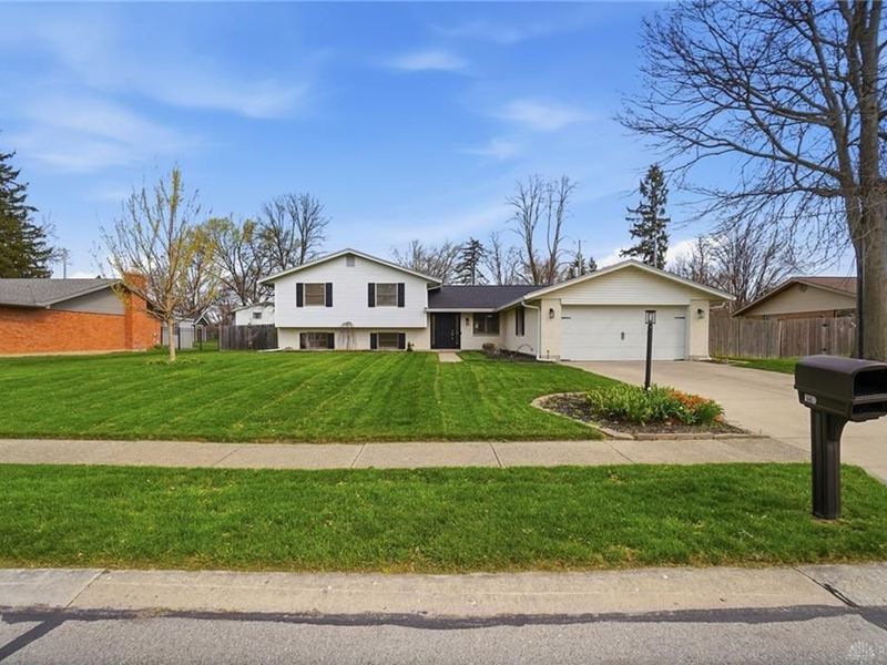 1007 Hyde Park Drive, Centerville, OH 45429 Photo 2