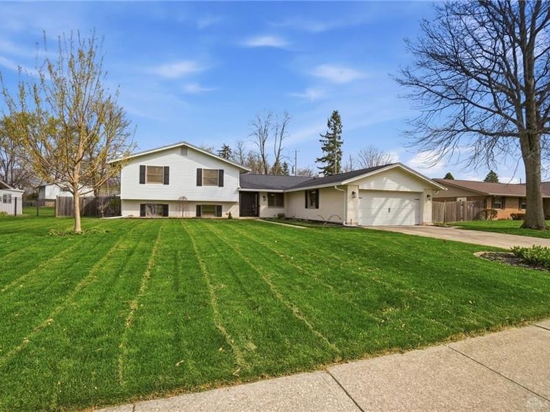 1007 Hyde Park Drive, Centerville, OH 45429 Photo 6