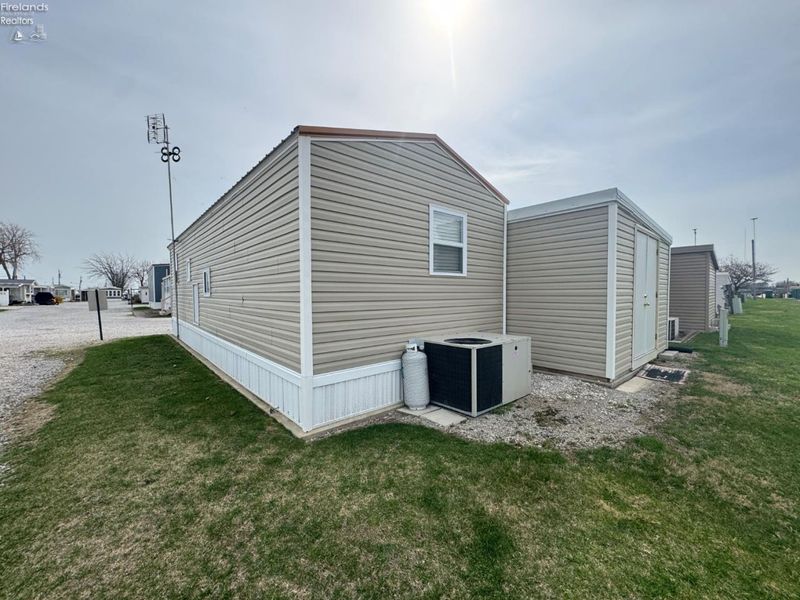 1220 W Richey Road, Unit 60, Port Clinton, OH 43452 Photo 15