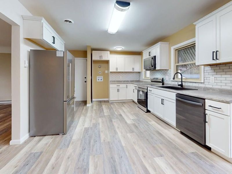 3392 Austin Drive, Willard, OH 44890 Photo 10