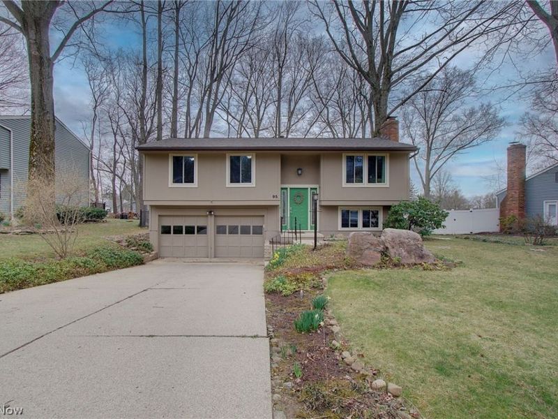 95 Oakhurst Drive, Munroe Falls, OH 44262 Photo 1