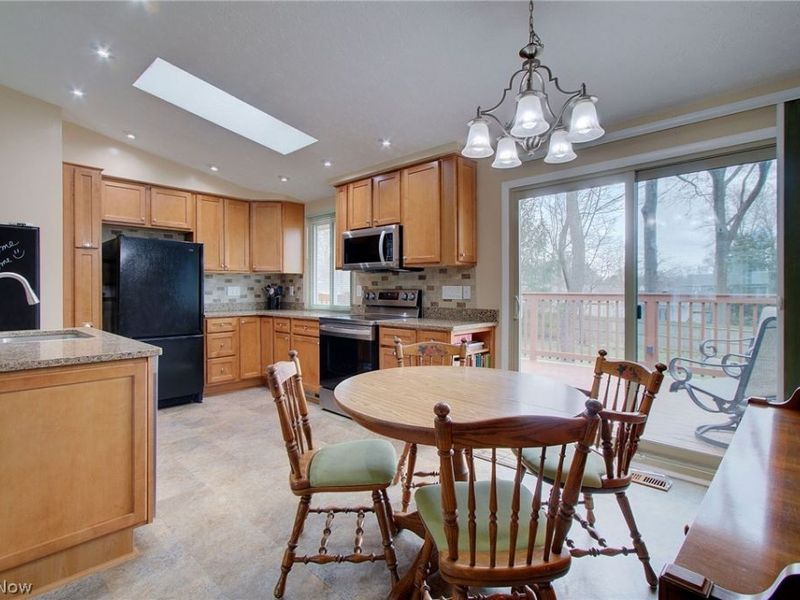 95 Oakhurst Drive, Munroe Falls, OH 44262 Photo 10