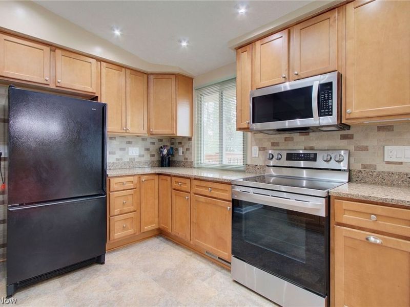 95 Oakhurst Drive, Munroe Falls, OH 44262 Photo 11