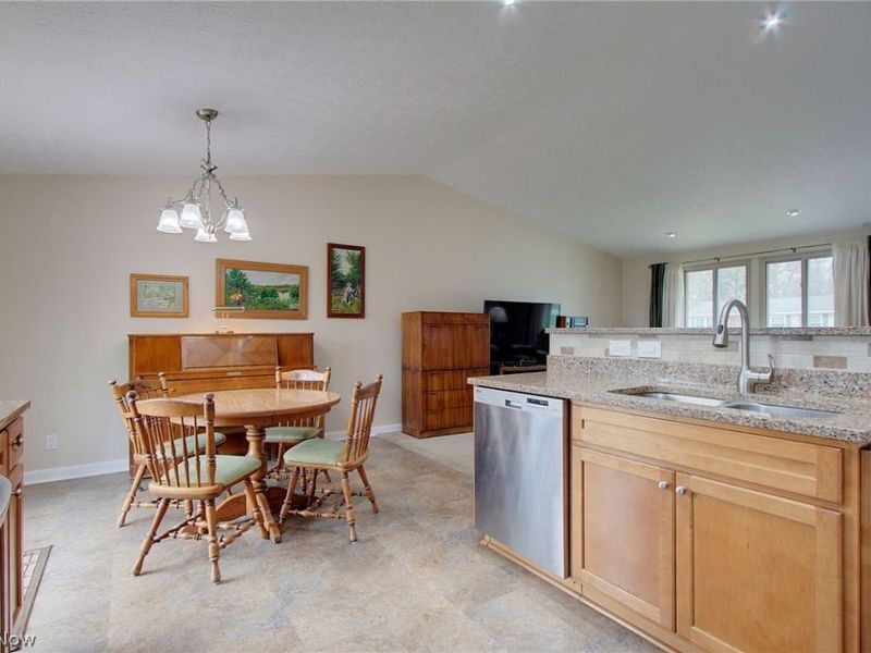 95 Oakhurst Drive, Munroe Falls, OH 44262 Photo 12