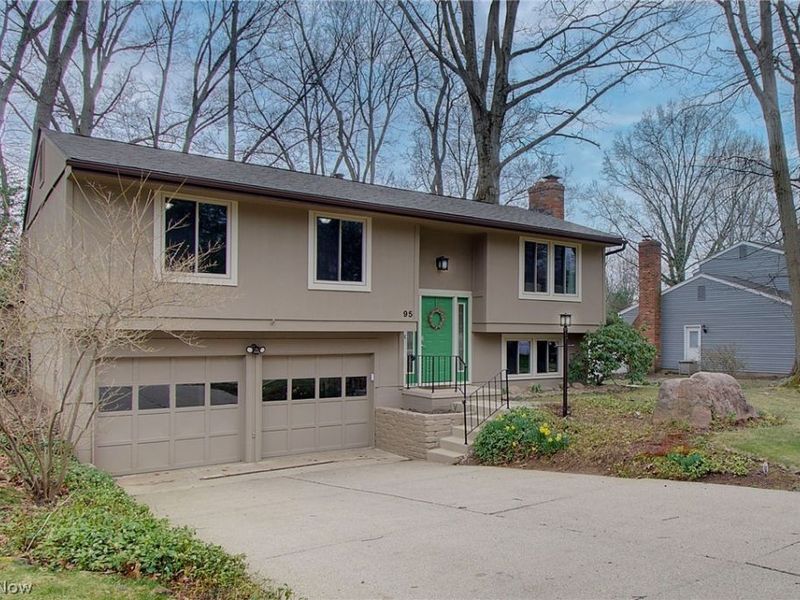 95 Oakhurst Drive, Munroe Falls, OH 44262 Photo 5