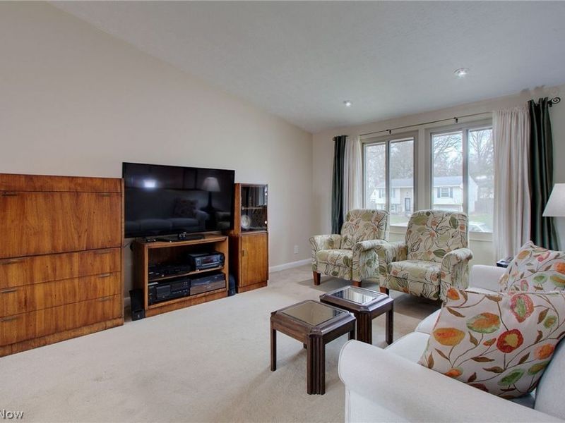 95 Oakhurst Drive, Munroe Falls, OH 44262 Photo 9