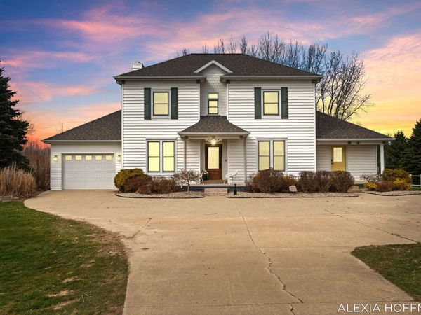 7266 Peddler Lake, Clarksville, MI 48815