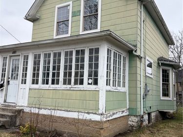 2936 Mckoon Avenue, Niagara Falls, NY 14305