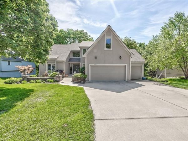 7615 Eicher Drive, Shawnee, KS 66217