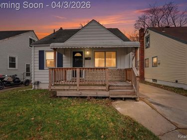 1832 E Goulson Avenue, Hazel Park, MI 48030