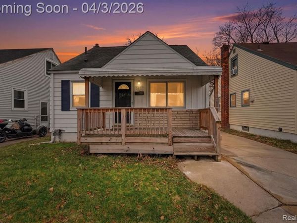 1832 E Goulson Avenue, Hazel Park, MI 48030