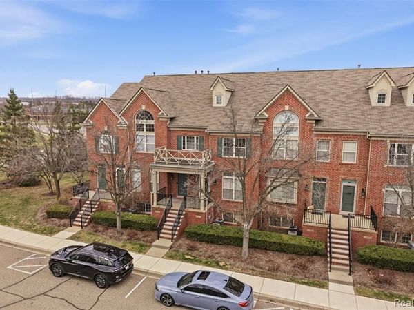 39478 Springwater Drive , Northville Twp, MI 48168