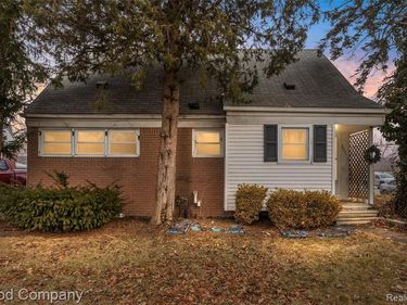 20315 Lancaster Street , Harper Woods, MI 48225