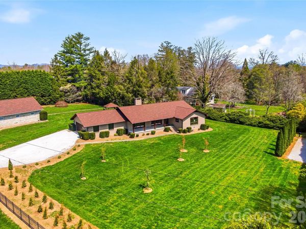 910 Rutledge Annex , Hendersonville, NC 28739