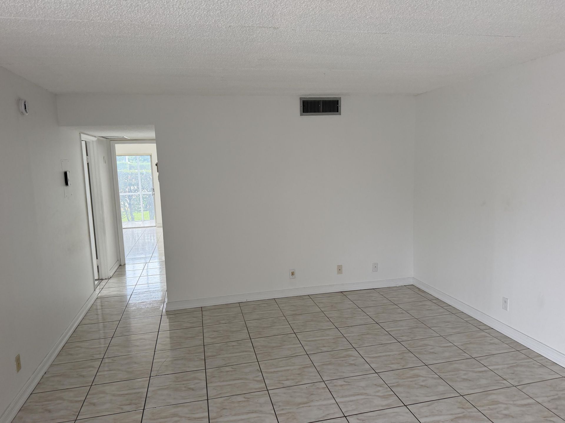 700 Village Green Court, Unit 101, Palm Springs, FL 33461 Photo