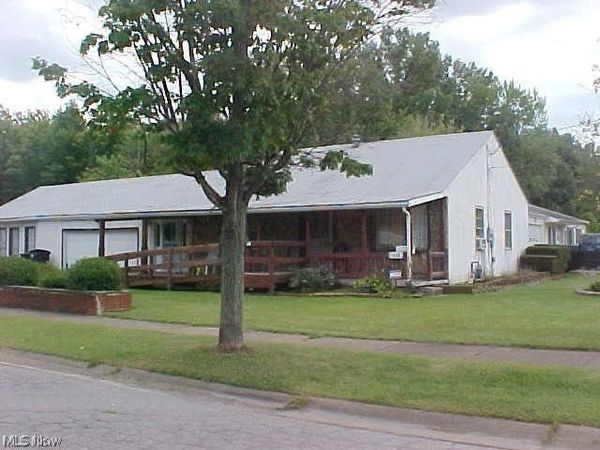 1707 Deerfield Avenue SW, Warren, OH 44485