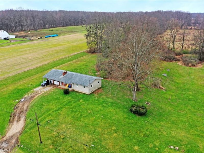 6111 Thompson Clark Road, Bristolville, OH 44402 Photo 2