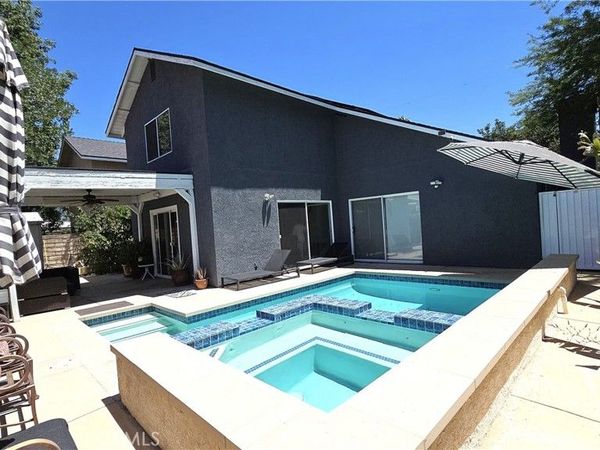 8467 Penfield, Winnetka, CA 91306