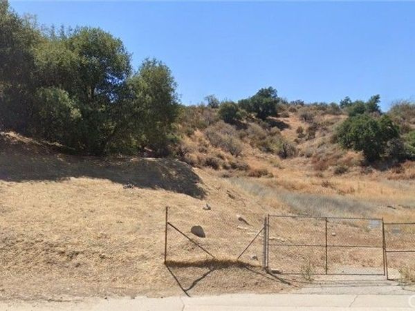 0 2833029027, Los Angeles, CA 91321