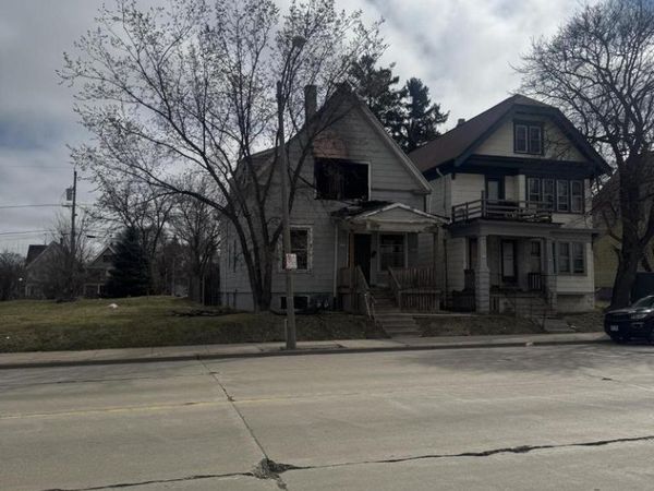 2162 N 35th STREET, Milwaukee, WI 53208