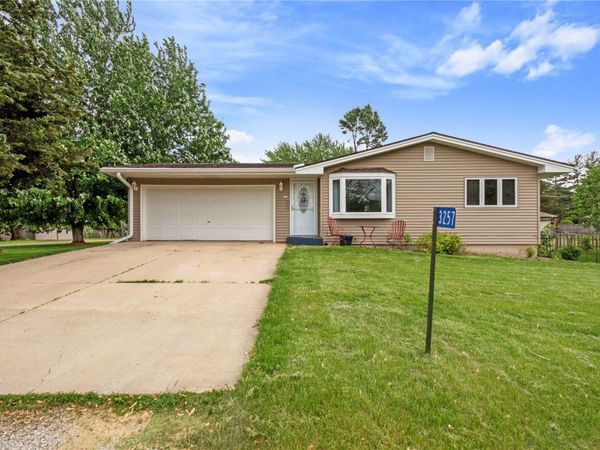 3257 NE Windward Street, Solon, IA 52333