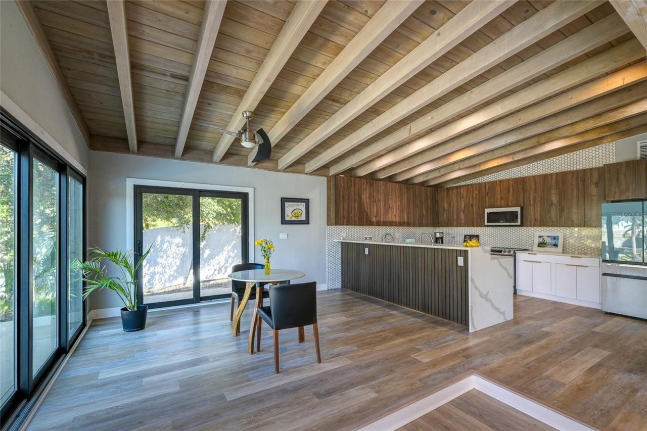 3636 Mineola Drive , Sarasota, FL 34239 Photo