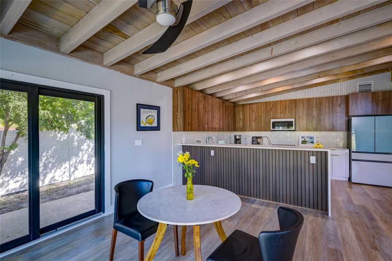 3636 Mineola Drive , Sarasota, FL 34239 Photo