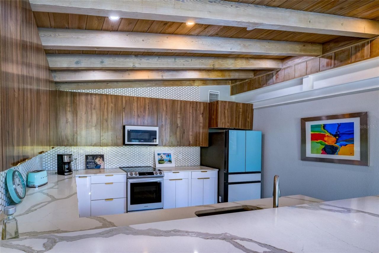 3636 Mineola Drive , Sarasota, FL 34239 Photo