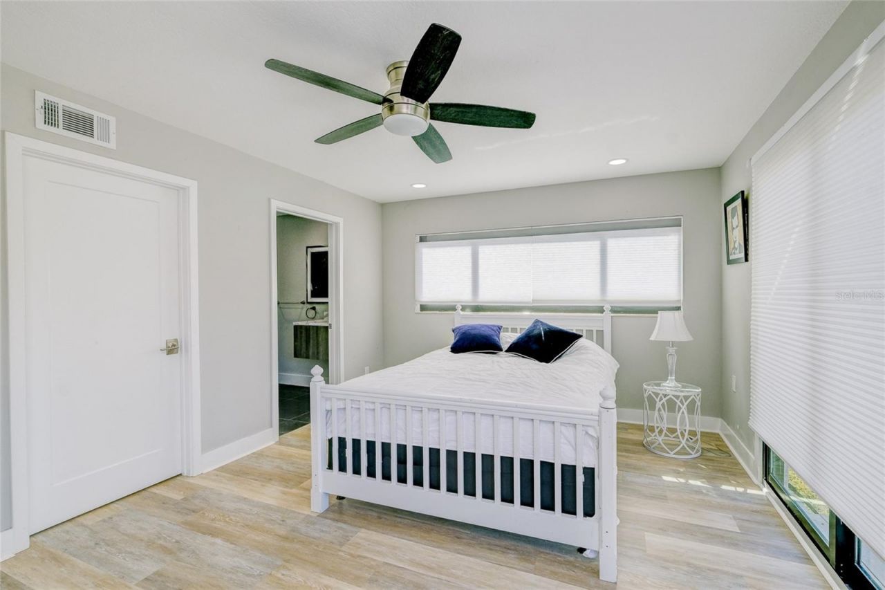 3636 Mineola Drive , Sarasota, FL 34239 Photo