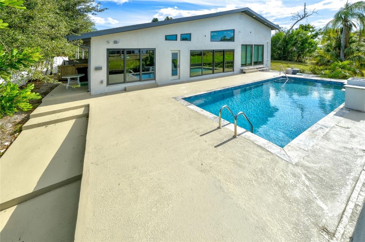 3636 Mineola Drive , Sarasota, FL 34239 Photo