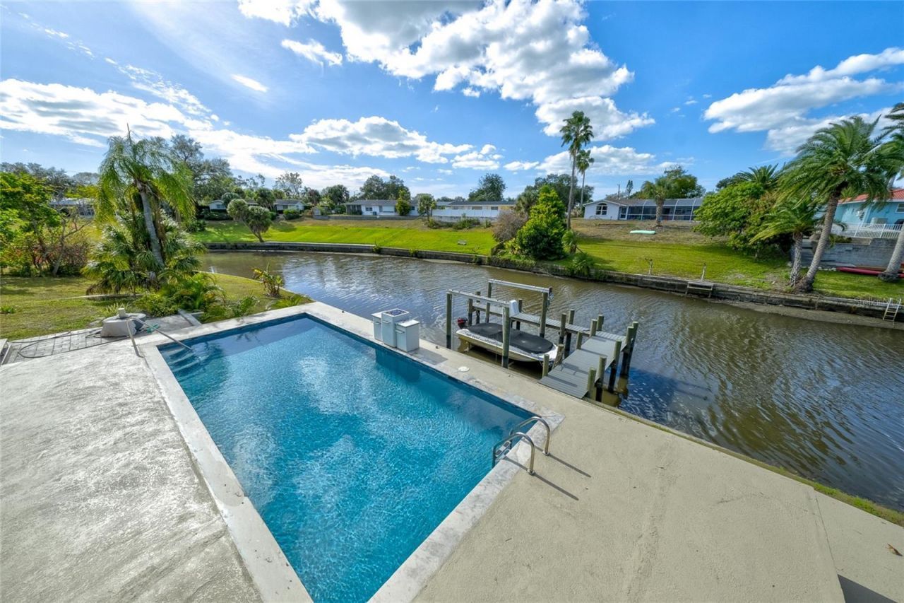 3636 Mineola Drive , Sarasota, FL 34239 Photo