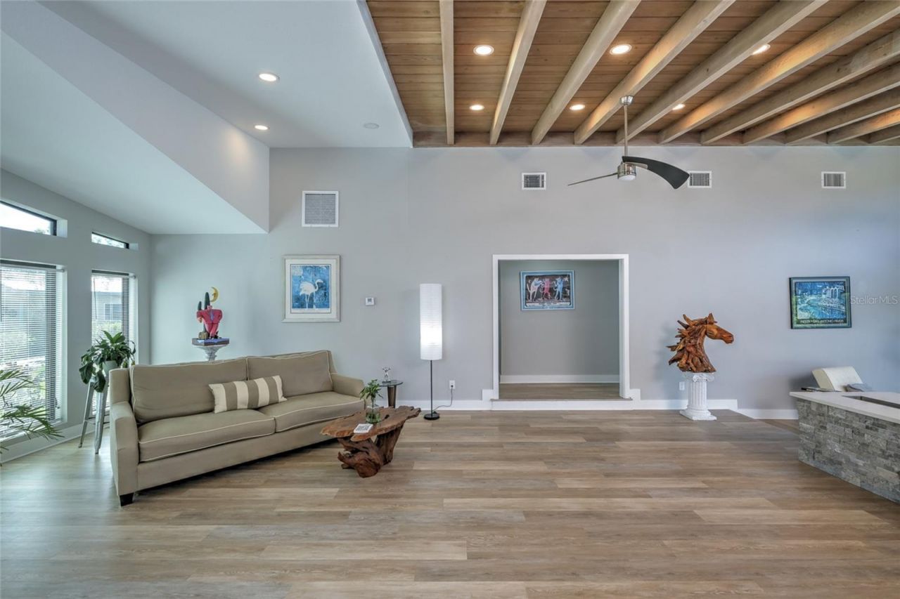 3636 Mineola Drive , Sarasota, FL 34239 Photo