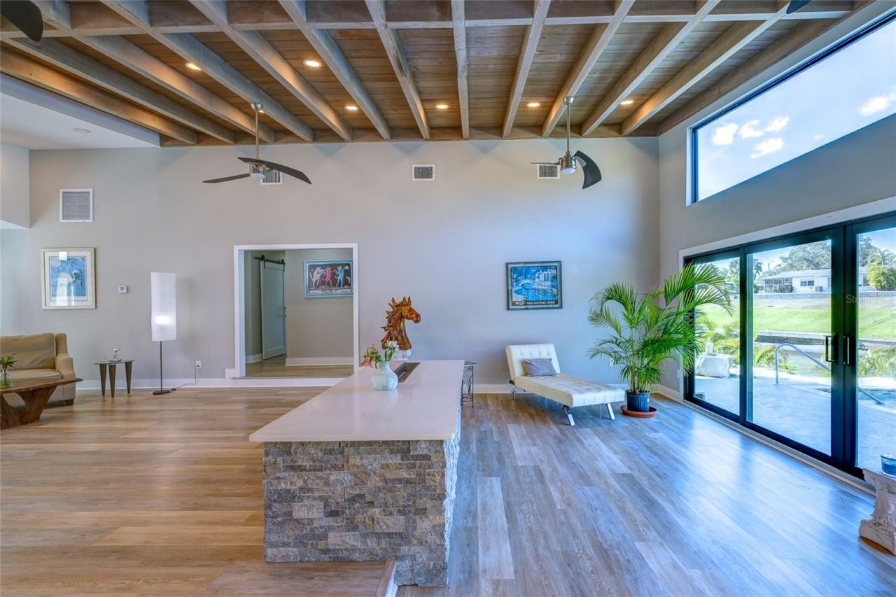 3636 Mineola Drive , Sarasota, FL 34239 Photo