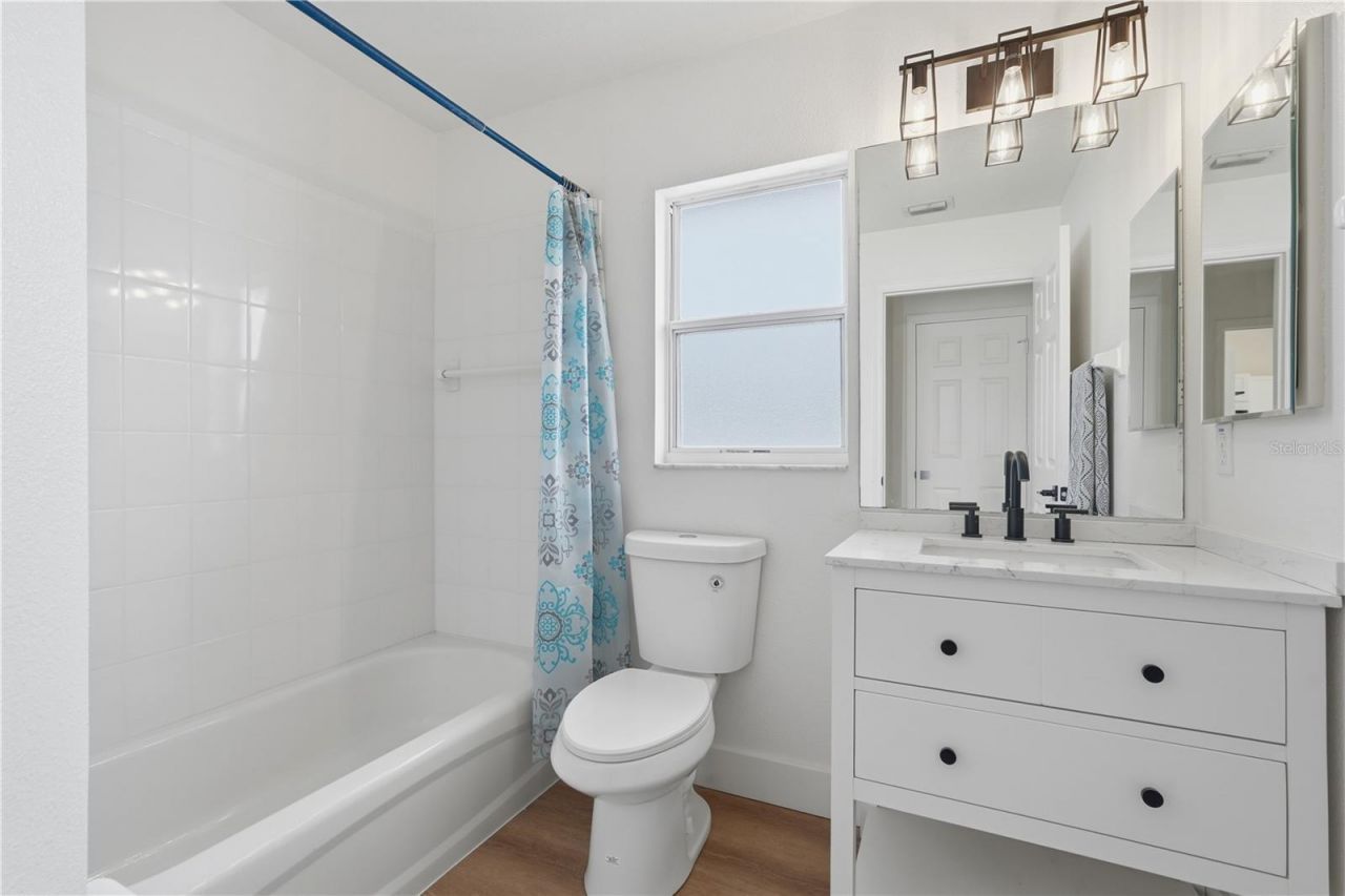 36703 Sundance Drive, Grand Island, FL 32735 Photo