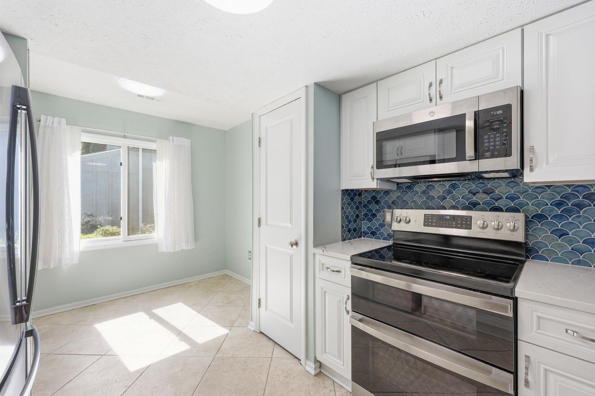 310 N 75th Ave N  Photo 10