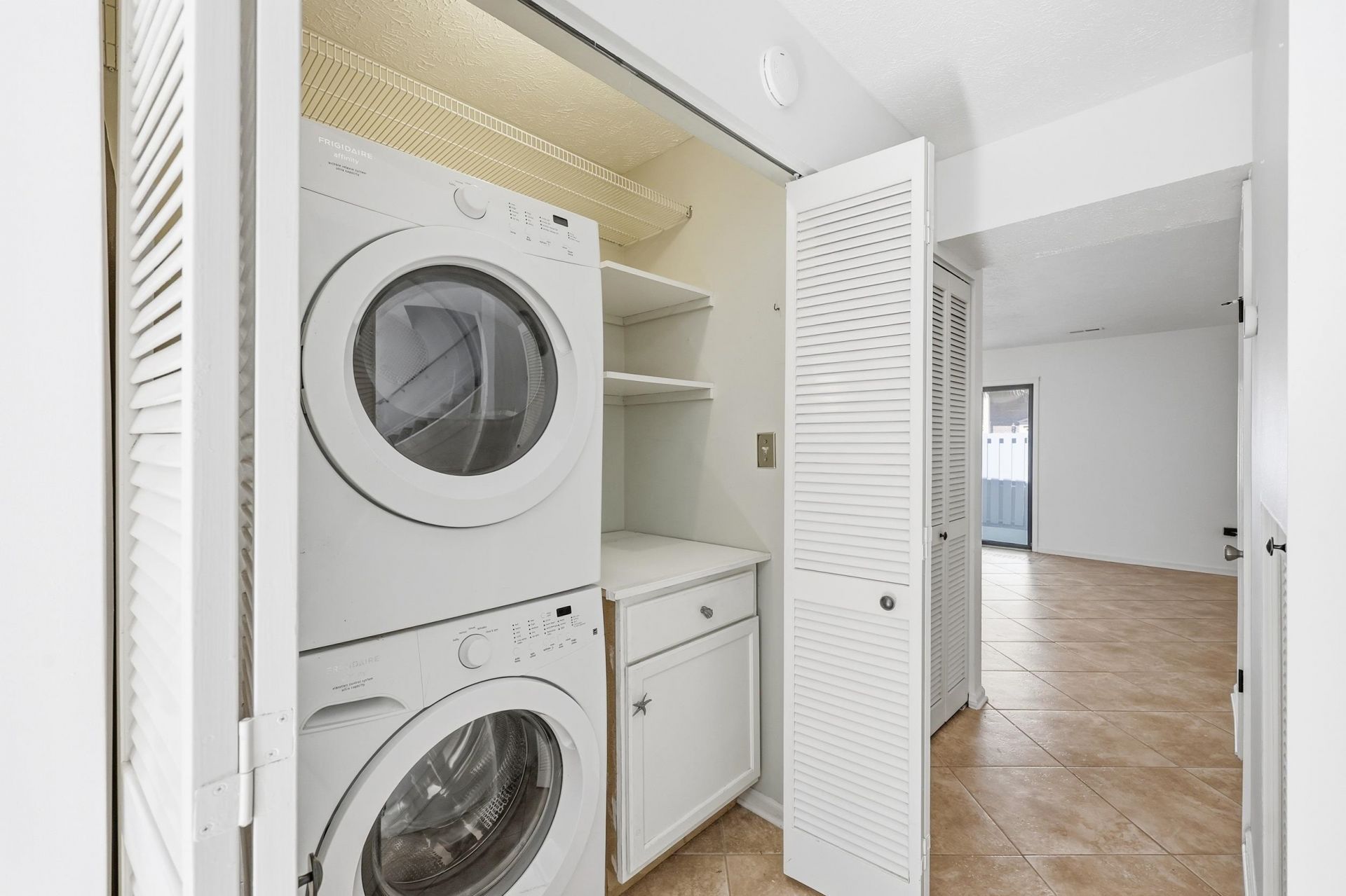 310 N 75th Ave N  Photo 13