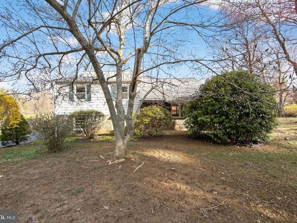 1567 SUGARTOWN ROAD , PAOLI, PA 19301