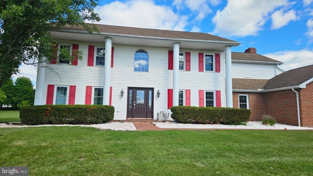 730 SEITZ DRIVE, LEWISBERRY, PA 17339