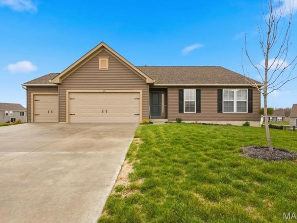121 Yellowstone Drive , Troy, MO 63379