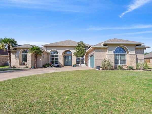 936 Queen Elizabeth Drive , Waco, TX 76657