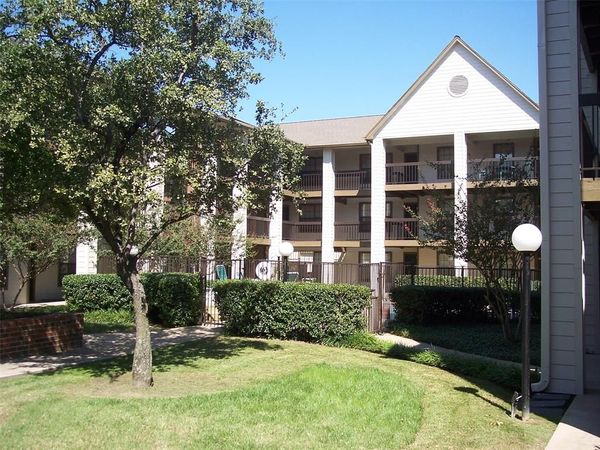 218 N Texas Boulevard, Unit 303, Denton, TX 76201